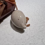 SCALAE - ・トリュフとショコラと牛蒡のケーキ
      ・西洋ゴボウのフライ
      ・西洋ゴボウのコンフィ（カカオのハスクのローストと一緒に煮込んでコンフィにしたもの）
      
      ・トリュフのアイス