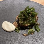 SCALAE - ・白菜の葉を揚げて（クミンで香りづけ）
      ・白菜のテリーヌ
      ・タスマニアマスタード（少し鶏のお出汁を加えて）
      ・発酵させた生クリーム