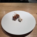 SCALAE - ・トリュフとショコラと牛蒡のケーキ
      ・西洋ゴボウのフライ
      ・西洋ゴボウのコンフィ（カカオのハスクのローストと一緒に煮込んでコンフィにしたもの）
      
      ・トリュフのアイス