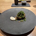 SCALAE - ・白菜の葉を揚げて（クミンで香りづけ）
      ・白菜のテリーヌ
      ・タスマニアマスタード（少し鶏のお出汁を加えて）
      ・発酵させた生クリーム