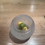 SCALAE - ・本山葵の擦りおろし
      ・ルッコラとオリーブオイルと松の実をペースト状に
      ・パッションフルーツのソルベ