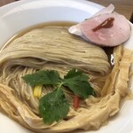 めん処 きよ洲 - ふすま入りの細麺がキレイに畳まれてます。貝汁昆布水が旨い！