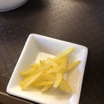 めん処 きよ洲 - 味変用の柚子皮が苦味と酸味が美味しい！