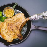 骨付きビッグ・ポーク・トマホーク