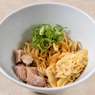 魚介香る「節和え玉」や「特製昆布水つけめん」がイチ押し◎