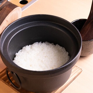 焼肉に欠かせないライスは釜で炊いた「銀シャリ」をご用意！