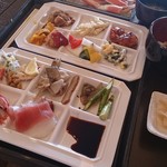 大江戸温泉物語 - 数種類のお惣菜も充実！