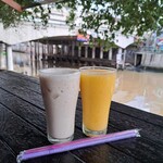 Saneh Bangkok Restaurant - ドリンク写真:バナナシェイク、ミックスシェイク