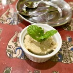 リトルスパイス - お姉さん特製スイーツ。牛乳を煮詰めたもの。