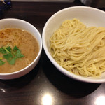 Tsurumen 大阪城北詰店 - 比内地鶏の白湯つけ麺