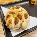 酒と飯 トリイチ - にんにく丸揚げ