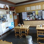わこう食堂 - 店内はテーブル４卓のみ