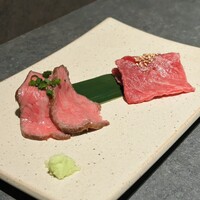 和牛焼肉キムズ Kim's ROPPONGI - 牛もも肉のスライス(湯引き)、ローストビーフ