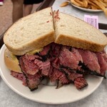 KATZ'S DELICATESSEN - 