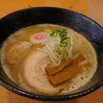 吉風  - 土日祝日限定で5食限定の、ニボシ白湯ラーメン+チャーシュー2枚100円(4回目入店)　