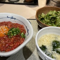 牛刺しと焼肉 仔虎 クリスロード店 - 