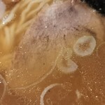 中華蕎麦 金魚 - 柔らかい仕上がりのチャーシュー、