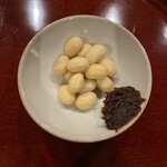 江戸前芝浜 - 煮豆というより茹で上げ。