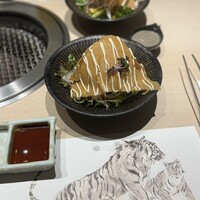 牛刺しと焼肉 仔虎 クリスロード店 - 