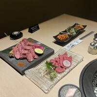 牛刺しと焼肉 仔虎 クリスロード店 - 