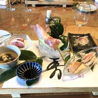 鎌倉山 本店 - 基本コースのオードブル　上段左から鴨のロース　生ハムメロン　鯛の刺身
                    下段の　エスカルゴ　と　フォアグラテリーヌ　を追加