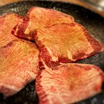 焼肉 ○八 - タン　¥980