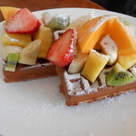 フルーツカフェ　フルータス - フルーツワッフル♪フルーツいっぱい♪