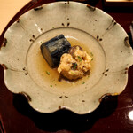 おみ乃 - むかごを使用した鳥つくねと茄子の炊き合わせ