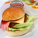 ポンポン キッチン&カフェ - ベーコンチーズバーガー