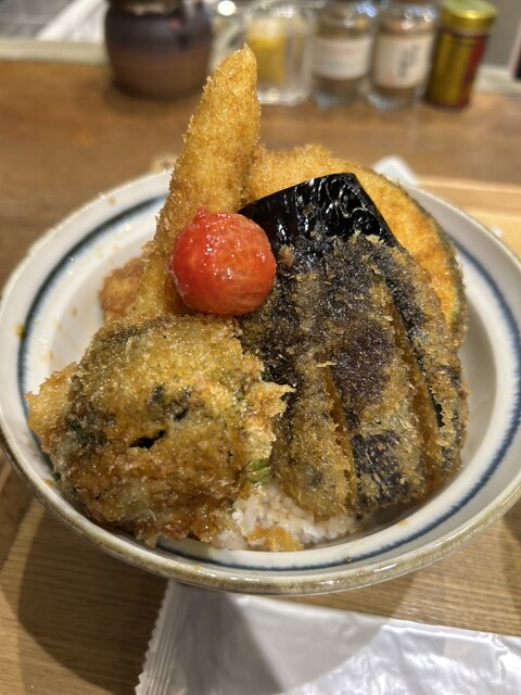 Niigata Katsudon Tarekatsu Takadanobaba Ten （タレカツ） - Omokagebashi/Katsu-don  (Pork cutlet bowl) | Tabelog