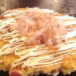 Okonomiyaki Sosu - 仕上げに鰹節を