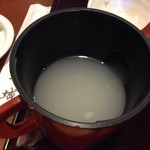 少量ながら白濁した蕎麦湯