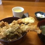 和家鮮 - 器からはみ出るアナゴ丼です