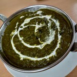 クイーンガーデン - サグブラウン950円(税込)とジーラライス350円
      サグブラウンやっぱり美味しい♪海老とほうれん草の相性最高です。
      ジーラライスは言わずもがな、単品でも美味いしカレーとの相性も抜群！
      サグブラウン好き