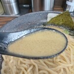 貝ガラ屋 - 濃厚なスープ