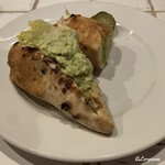 ピッツェリア チンクエ - アボカドと海老のパニーニ