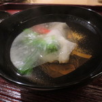 恵比寿　くろいわ - 天現寺蕪を碓氷に見たててて。さらにすっきりとした味わいのお出汁が印象的でした。