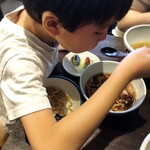 櫻井中華そば店 - スープもガブガブ飲む我が子