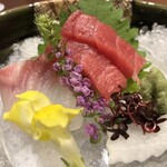 人形町今半 - かき氷に載せられた鯛と鮪