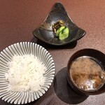 人形町今半 - ご飯はお代わり自由/いつも熱々美味しい赤出汁