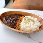 Khaja - 牛すじ煮込みカレー