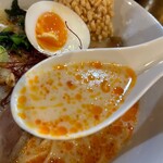夕焼けラーメン - クリーミーで生姜の効いたスープ！