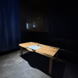 2人だけの時間を楽しめるお席です。喫煙可能席です。