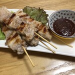 広島お好み焼 鉄板焼 一閃 - 豚肉の串焼き