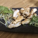 広島お好み焼 鉄板焼 一閃 - やげん軟骨ガーリック焼き