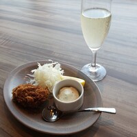エイス シー オイスターバー&グリル ルクア大阪店 - この2つがサービスなんて信じられない！