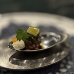 SALONE 2007 - 牛タンのクッキアイオ イタリア語でスプーンという意味のクッキアイオ 一つのスプーンに様々な要素