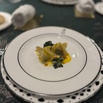 SALONE 2007 - ファゴッティーニ 仔羊のラグー 子羊をじっくり煮込んだラグーをファゴッティーニで包んで サフランソースをかけて ビエトラと共に