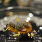 SALONE 2007 - 鯖のマリナートクレマ ディズッカ 鯖　ローズマリーの泡　ケッパー　ピンクペッパー　バターナッツカボチャ これは鯖だから成立する至極の一品