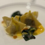 SALONE 2007 - ファゴッティーニ 仔羊のラグー 子羊をじっくり煮込んだラグーをファゴッティーニで包んで サフランソースをかけて ビエトラと共に